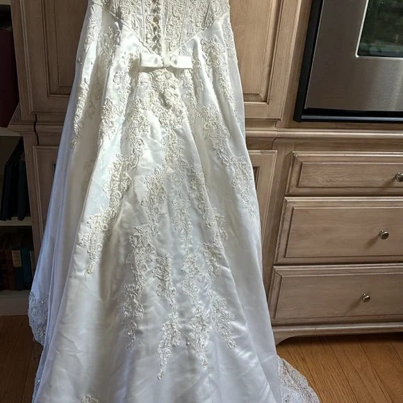 Mori Lee wedding White Floral Embroidered Gown LN - Picture 4 of 11